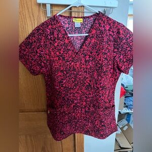 WonderWink Women's Top in Red and Black Pattern